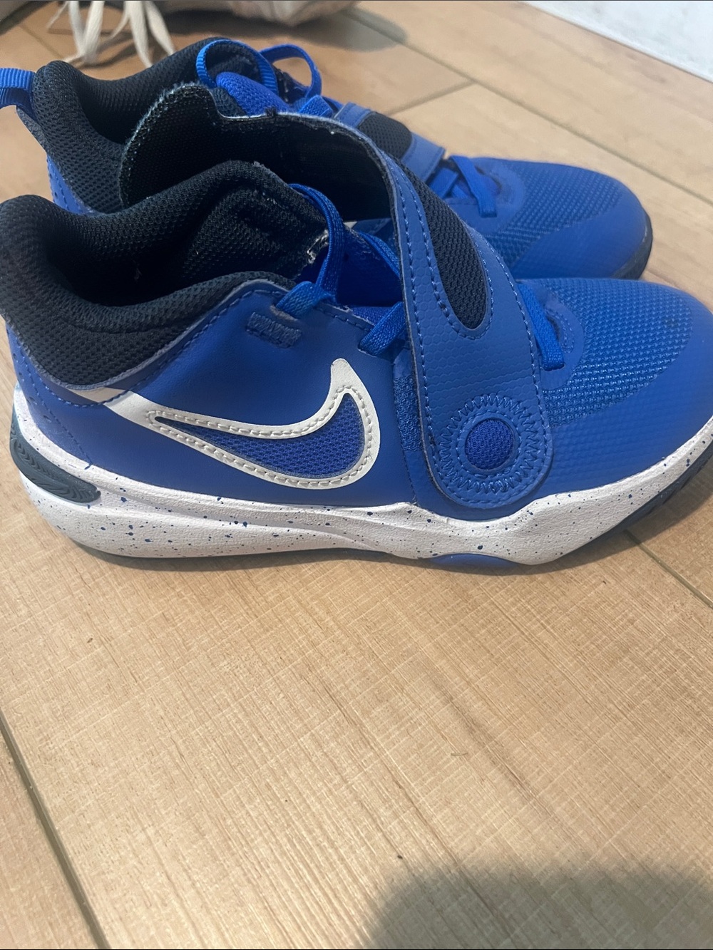 Nike Youth Royal Blue basketball Velcro shoes with White Swoosh